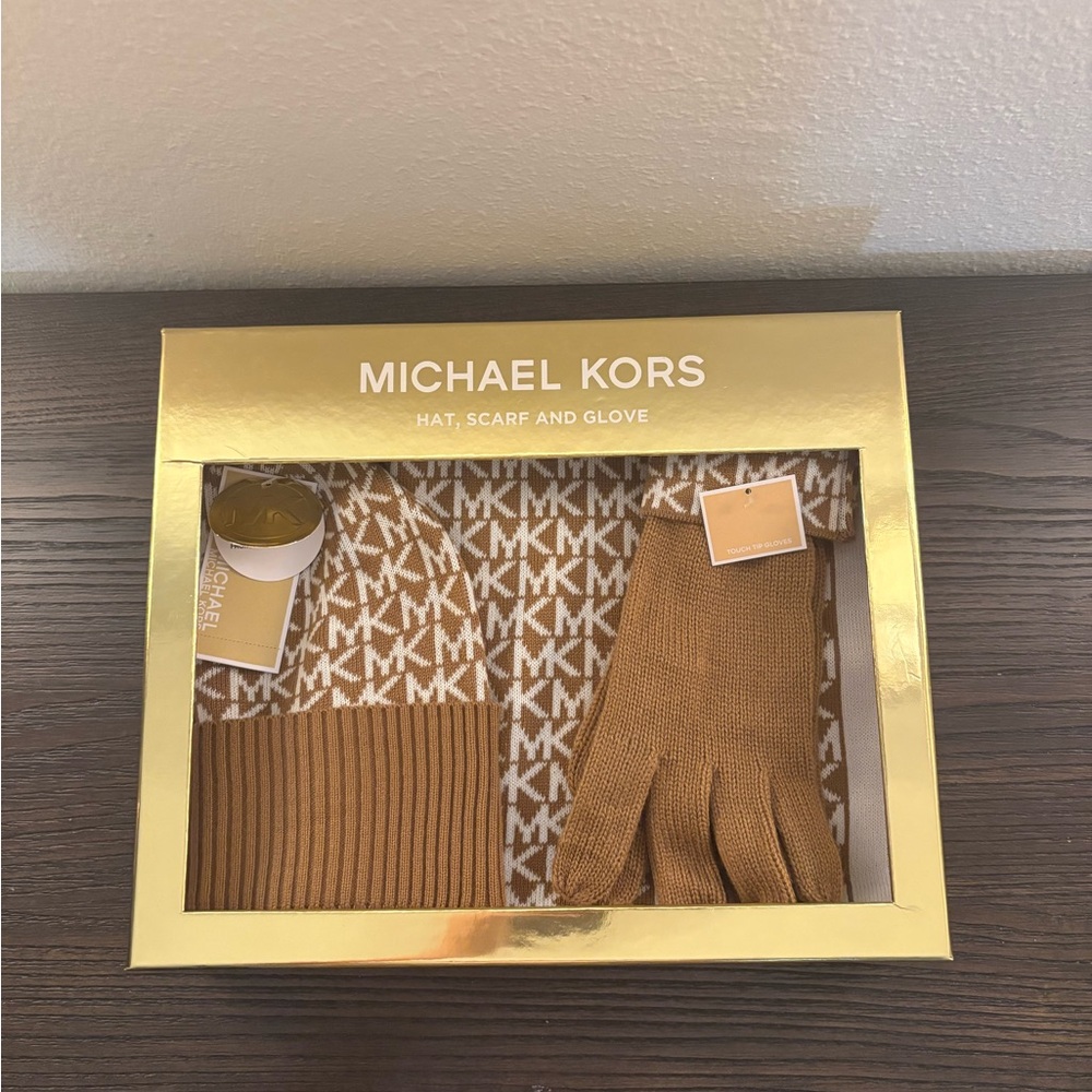 NEW Michael Kors Tan Hat, Scarf, and Glove Set
